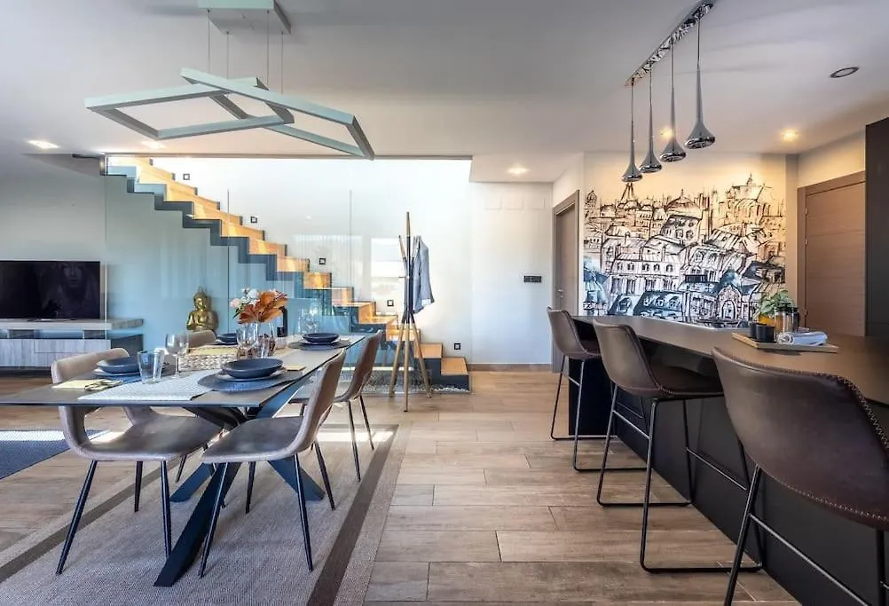 Casa Unifamiliar Con Vistas Al Paisaje Y Encanto En El Corazon Del Pais Vasco,Espana Mungia 0*,
