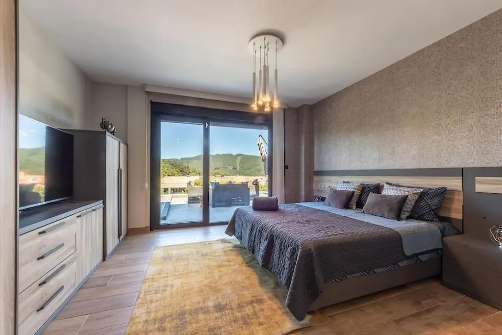Casa Unifamiliar Con Vistas Al Paisaje Y Encanto En El Corazon Del Pais Vasco,Espana Mungia